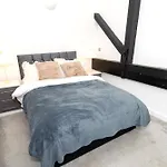 New - Sleeps 4 - Parking - Centre * Bradford (West Yorkshire)