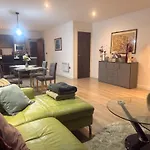 New - Sleeps 4 - Parking - Centre * Bradford (West Yorkshire)