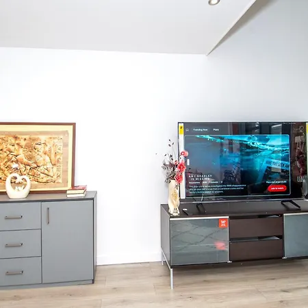 New - Sleeps 4 - Parking - Centre Bradford (West Yorkshire)