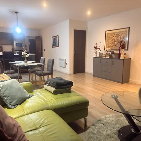 New - Sleeps 4 - Parking - Centre * Bradford (West Yorkshire)