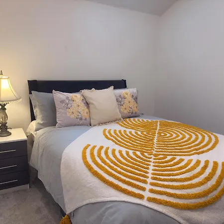 New - Sleeps 4 - Parking - Centre