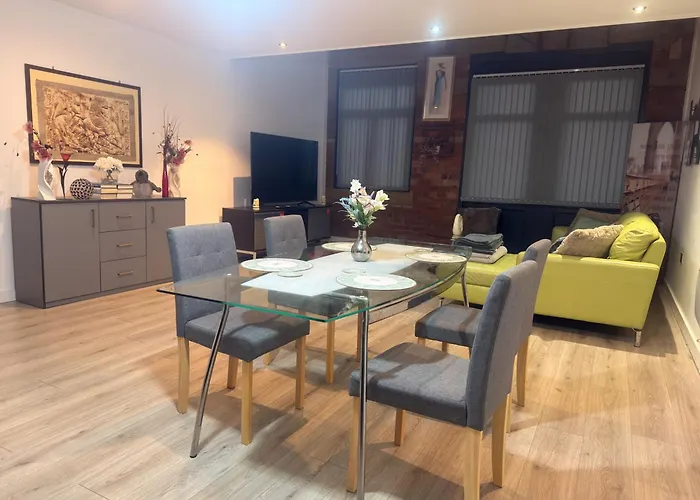 New - Sleeps 4 - Parking - Centre Bradford (West Yorkshire)